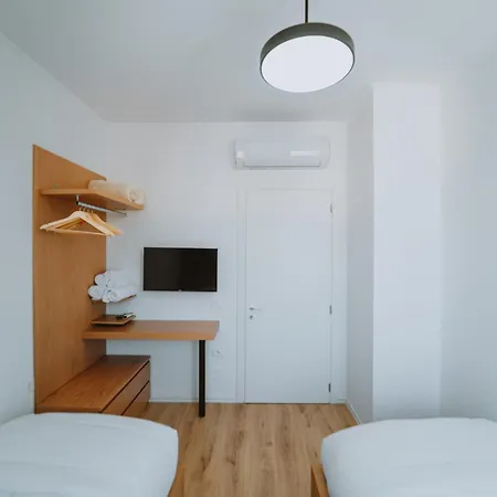 Apartment B & D *